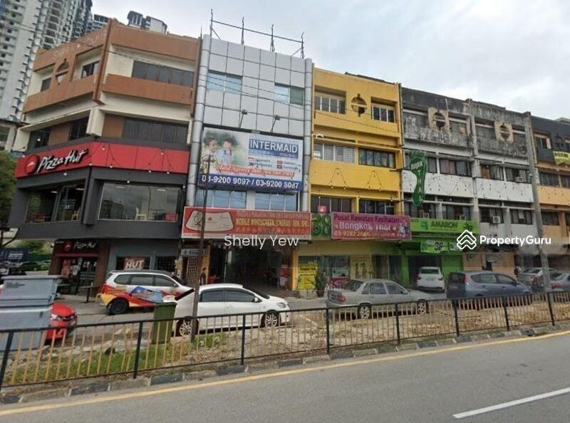 For Sale - 6% ROI ! Freehold Adjoining Corner Shoplot Frontage Facing Main Road