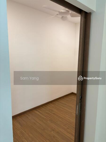 2nd room/study room