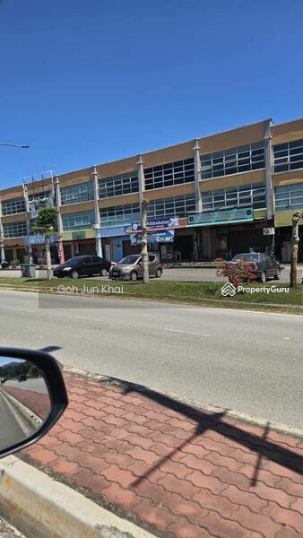 For Rent - Facing Main Road 3 Storey Shop Lot @ Taman Kasih Putera / Bahau