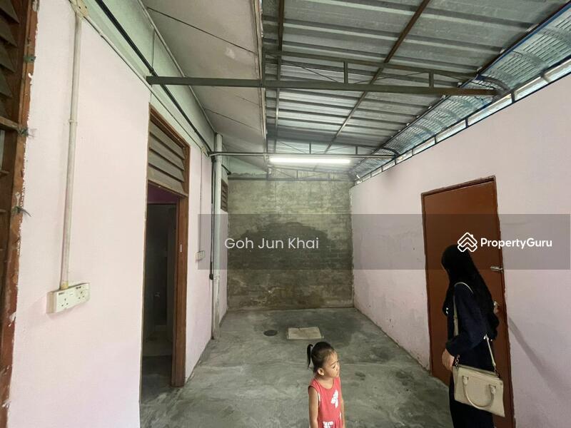 For Sale - Hakmilik Kekal Rumah Teres Setingkat @ Taman Teratai Jaya / Parit Raja