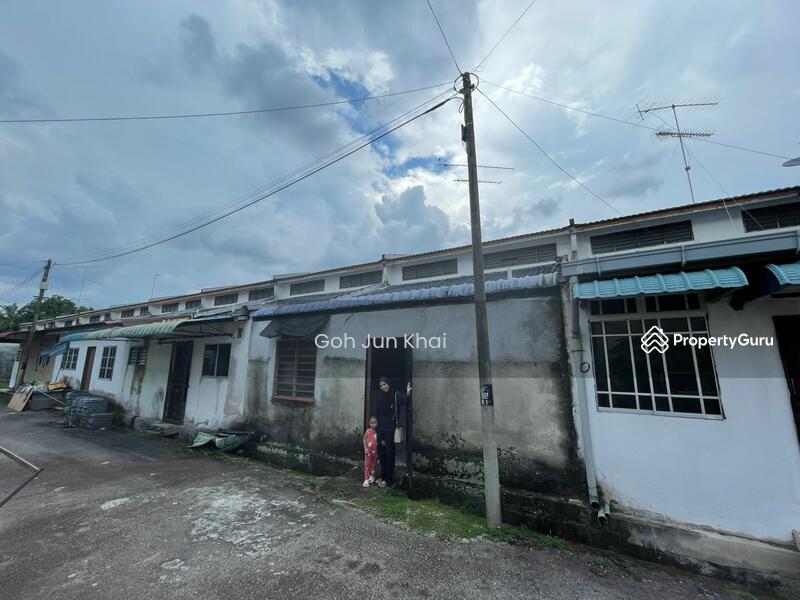 For Sale - Hakmilik Kekal Rumah Teres Setingkat @ Taman Teratai Jaya / Parit Raja