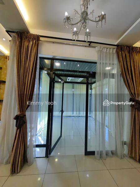 Dining room glass door designed 