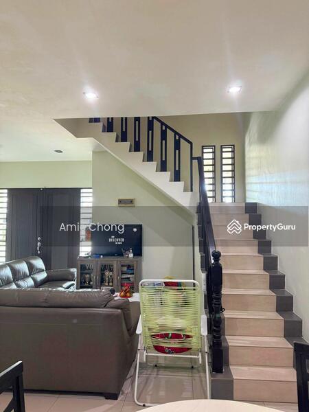 Untuk Dijual - Desa Rishah Permai Three Storey Terrace House Good Condition