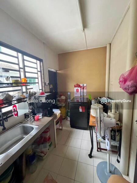 Untuk Dijual - Desa Rishah Permai Three Storey Terrace House Good Condition
