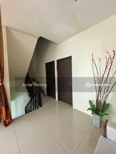 Untuk Dijual - Desa Rishah Permai Three Storey Terrace House Good Condition