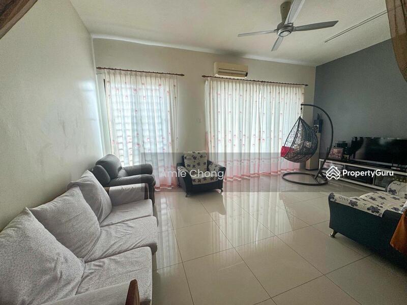 Untuk Dijual - Desa Rishah Permai Three Storey Terrace House Good Condition