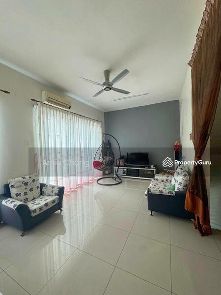 Untuk Dijual - Desa Rishah Permai Three Storey Terrace House Good Condition