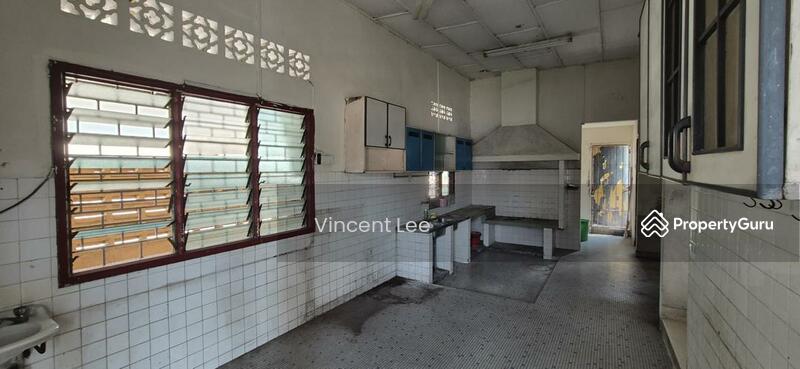 For Rent - Corner Commercial Bungalow for Rent PJ Old Town
