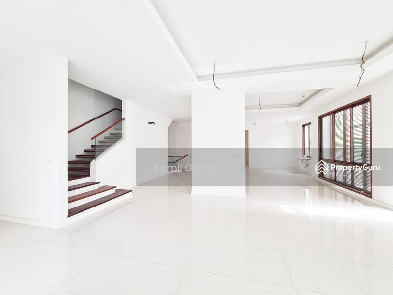 For Sale - BEAUTIFUL LAKE VIEW 3.5 Storey Astana Residence, Presint 8, Putrajaya