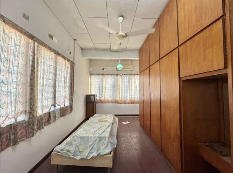 Rumah Berkembar untuk Dijual di Taman Guan Joo Seng (Jelutong) - SERENEN TEH - PropertyGuru.com.my
