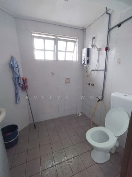 Rumah Teres 2 Tingkat untuk Disewa di Seksyen 17 (Petaling Jaya) - Evelyn Woo - Bathroom - PropertyGuru.com.my