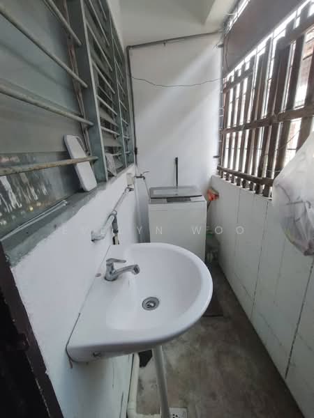 Rumah Teres 2 Tingkat untuk Disewa di Seksyen 17 (Petaling Jaya) - Evelyn Woo - Balcony - PropertyGuru.com.my