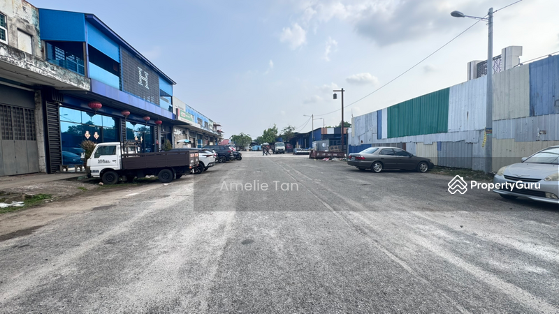 For Sale - Puchong 1.5-storey terrace factory (22x80)