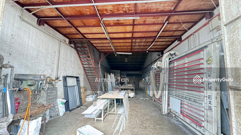 For Sale - Puchong 1.5-storey terrace factory (22x80)