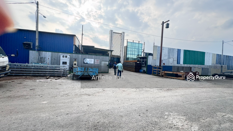 For Sale - Puchong 1.5-storey terrace factory (22x80)