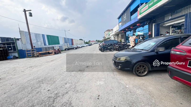 For Sale - Puchong 1.5-storey terrace factory (22x80)