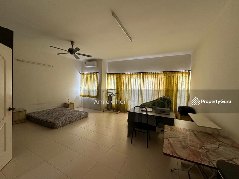 For Sale - Ipoh Garden 2.5 Storey Terrace House Good Condition