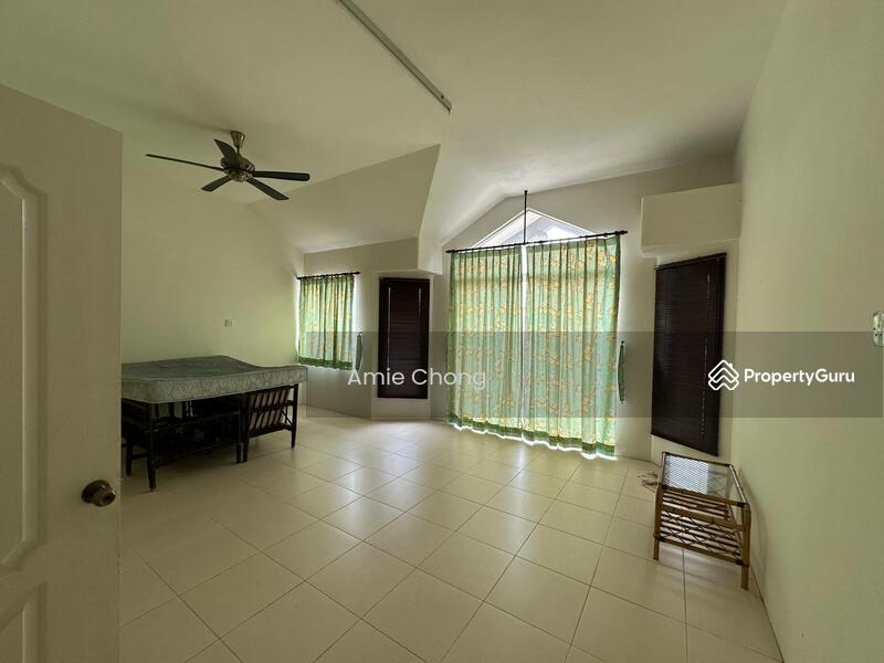 For Sale - Ipoh Garden 2.5 Storey Terrace House Good Condition