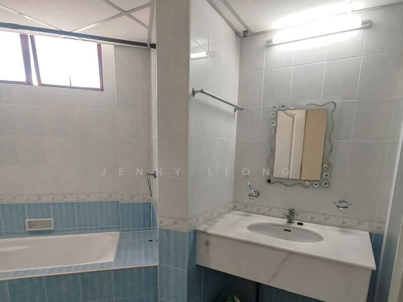 Condominium for Sale at Marina Bay Condominium - Jenny Leong - Bathroom - PropertyGuru.com.my