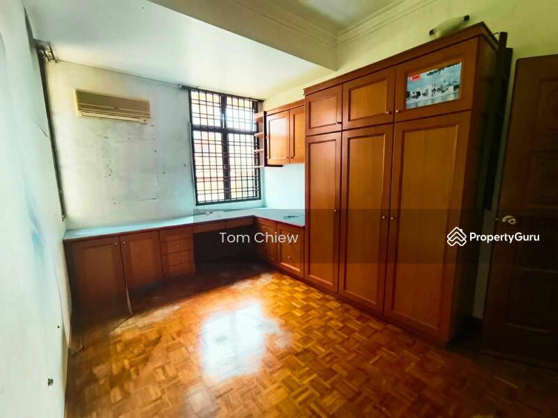 For Sale - Taman Universiti