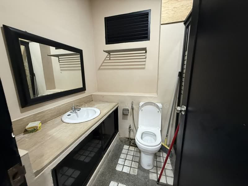 Semi-Detached House for Rent in Taman Overseas Union (Taman Oug) (Jalan Klang Lama (Old Klang Road)) - Joey Wong - Bathroom - PropertyGuru.com.my