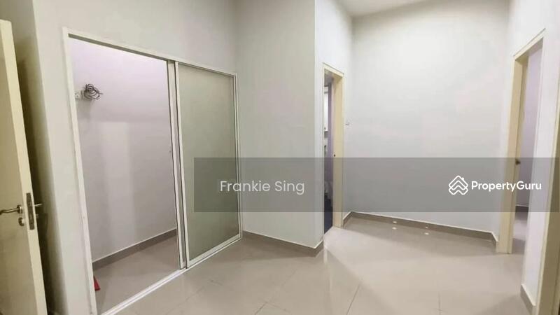 For Rent - Emerald Avenue