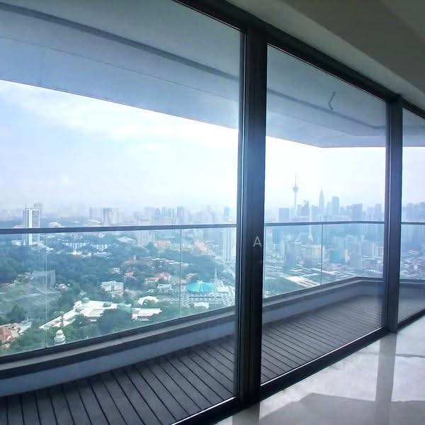 Kediaman Servis untuk Disewa di The Sentral Residences - Nisha . - Balcony - PropertyGuru.com.my