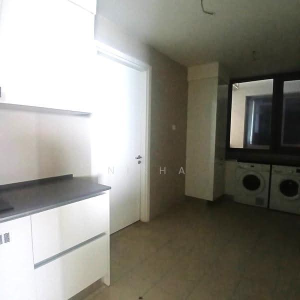 Kediaman Servis untuk Disewa di The Sentral Residences - Nisha . - Kitchen - PropertyGuru.com.my