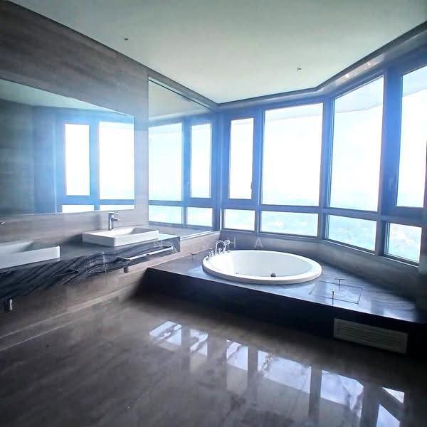 Kediaman Servis untuk Disewa di The Sentral Residences - Nisha . - Bathroom - PropertyGuru.com.my