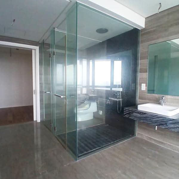 Kediaman Servis untuk Disewa di The Sentral Residences - Nisha . - Bathroom - PropertyGuru.com.my