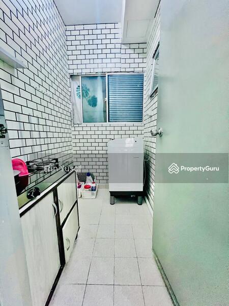Untuk Dijual - Suria Jelatek