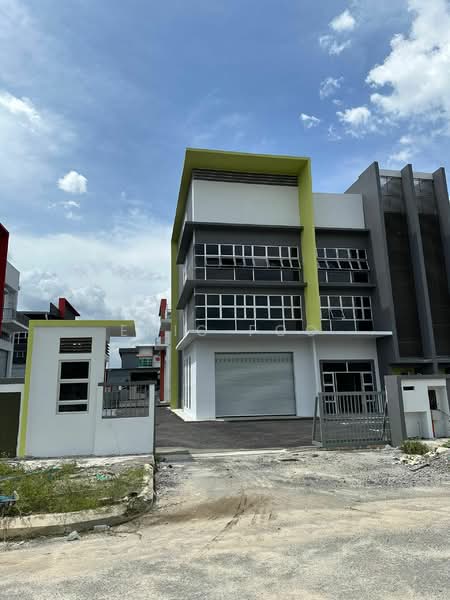 Semi-D Factory for Rent in Alam Perdana Industrial Park (Puchong) - Eric Foo - PropertyGuru.com.my