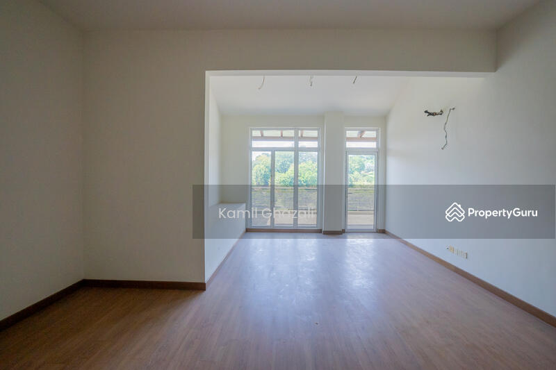 For Sale - Lake View 2.5 Storey Semi-D Desiran Bayu, Presint 16
