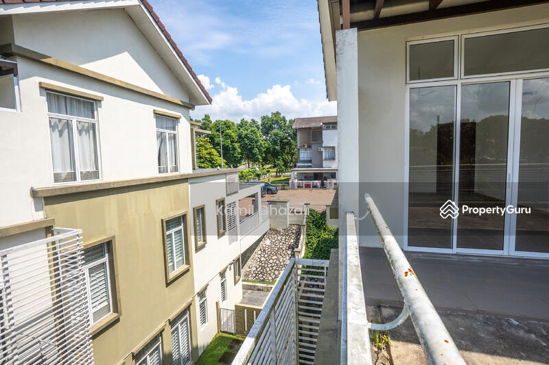 For Sale - Lake View 2.5 Storey Semi-D Desiran Bayu, Presint 16