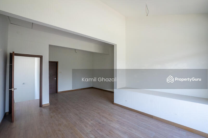 For Sale - Lake View 2.5 Storey Semi-D Desiran Bayu, Presint 16
