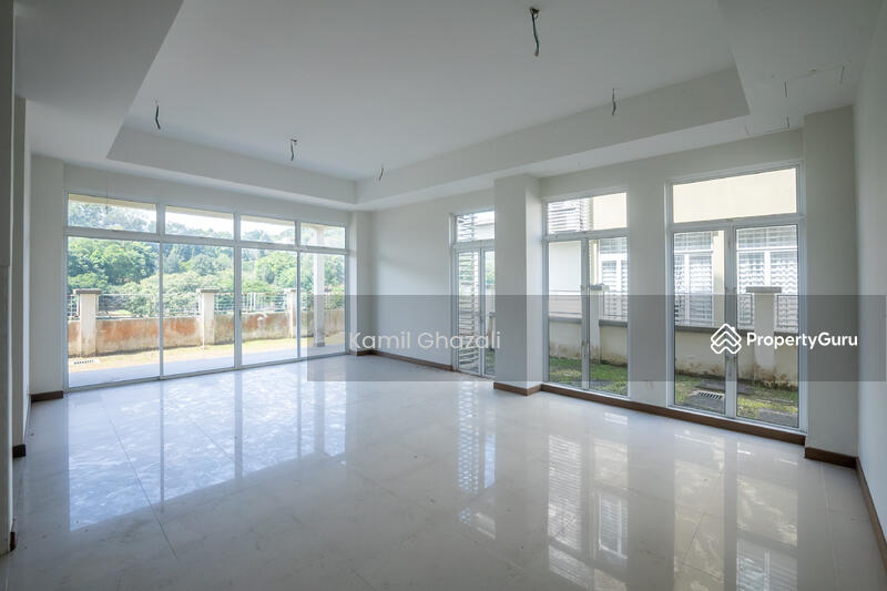 For Sale - Lake View 2.5 Storey Semi-D Desiran Bayu, Presint 16