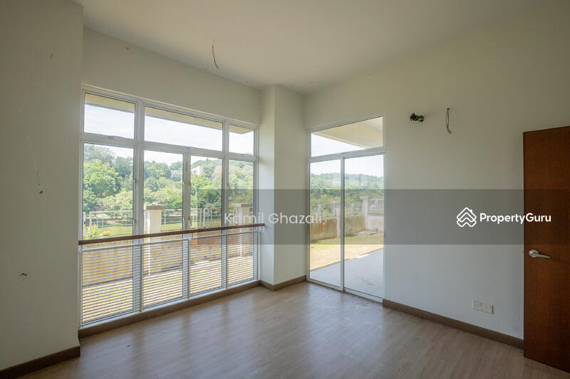 For Sale - Lake View 2.5 Storey Semi-D Desiran Bayu, Presint 16