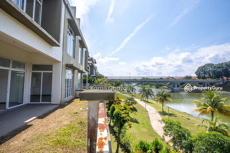 For Sale - Lake View 2.5 Storey Semi-D Desiran Bayu, Presint 16