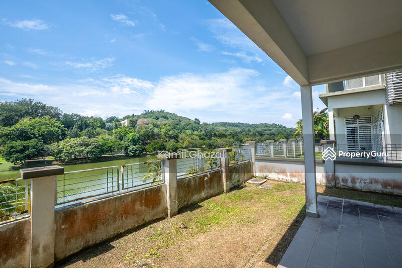 For Sale - Lake View 2.5 Storey Semi-D Desiran Bayu, Presint 16