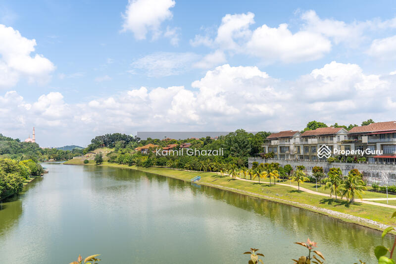 For Sale - Lake View 2.5 Storey Semi-D Desiran Bayu, Presint 16