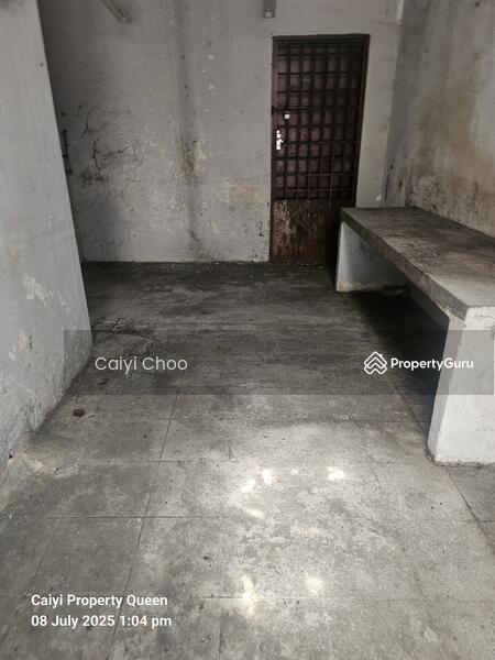 For Sale - 2 storey house in medan bendahara opposite Sun yuan Loong coffee shop for sale