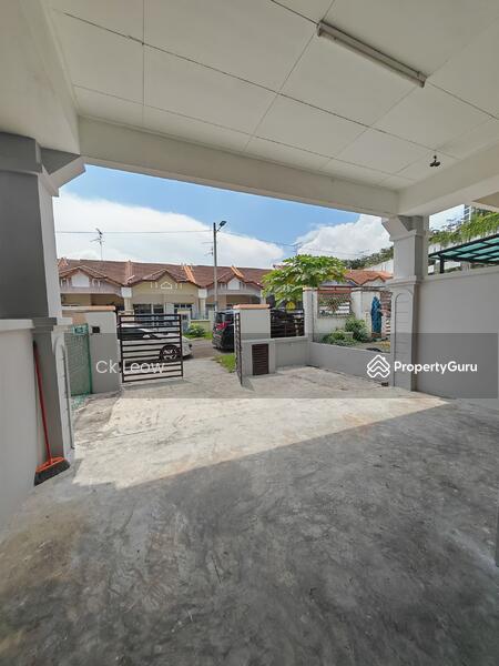 Untuk Disewa - Single terrace house for rent at Megah ria