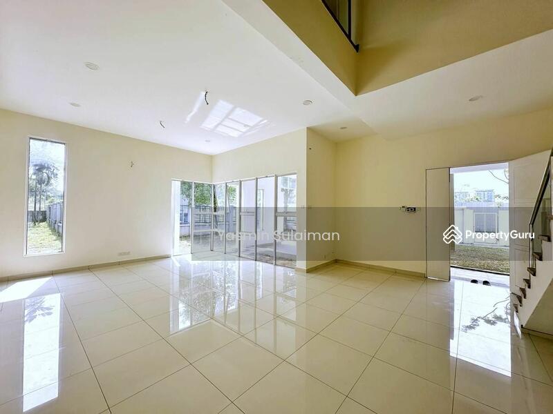 For Sale - Semi-Detached House at D'Kayangan