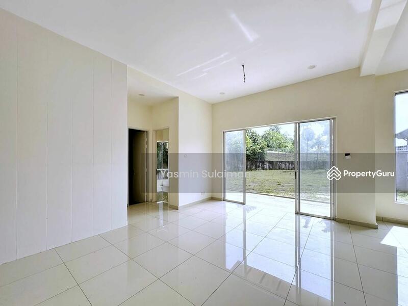 For Sale - Semi-Detached House at D'Kayangan