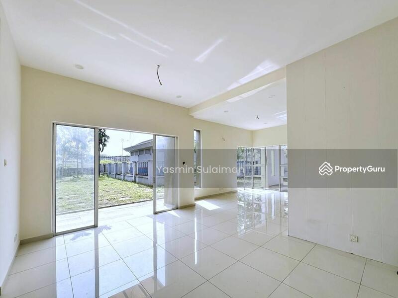 For Sale - Semi-Detached House at D'Kayangan