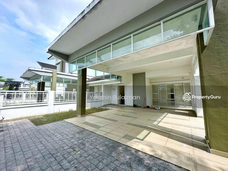 For Sale - Semi-Detached House at D'Kayangan