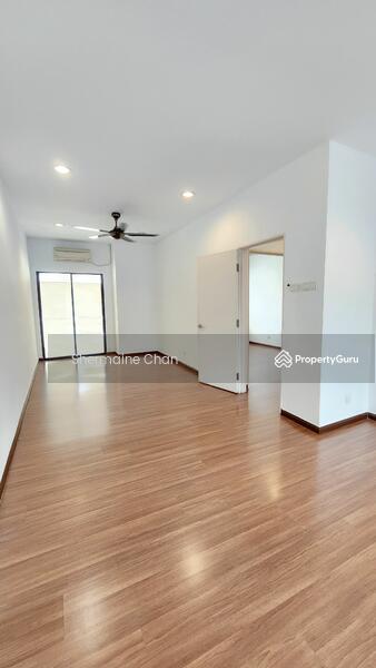 For Rent - 3-storey Terraced House at Lake Fields