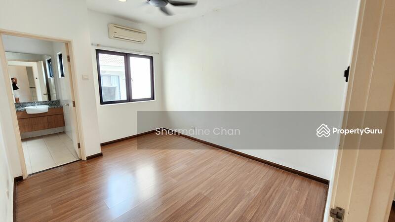 For Rent - 3-storey Terraced House at Lake Fields