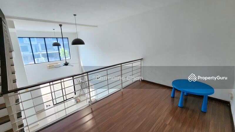 For Rent - 3-storey Terraced House at Lake Fields
