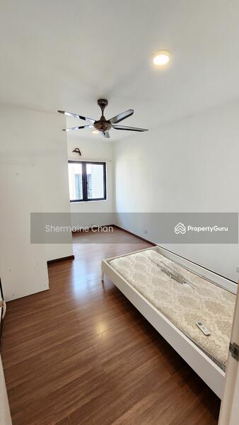 For Rent - 3-storey Terraced House at Lake Fields